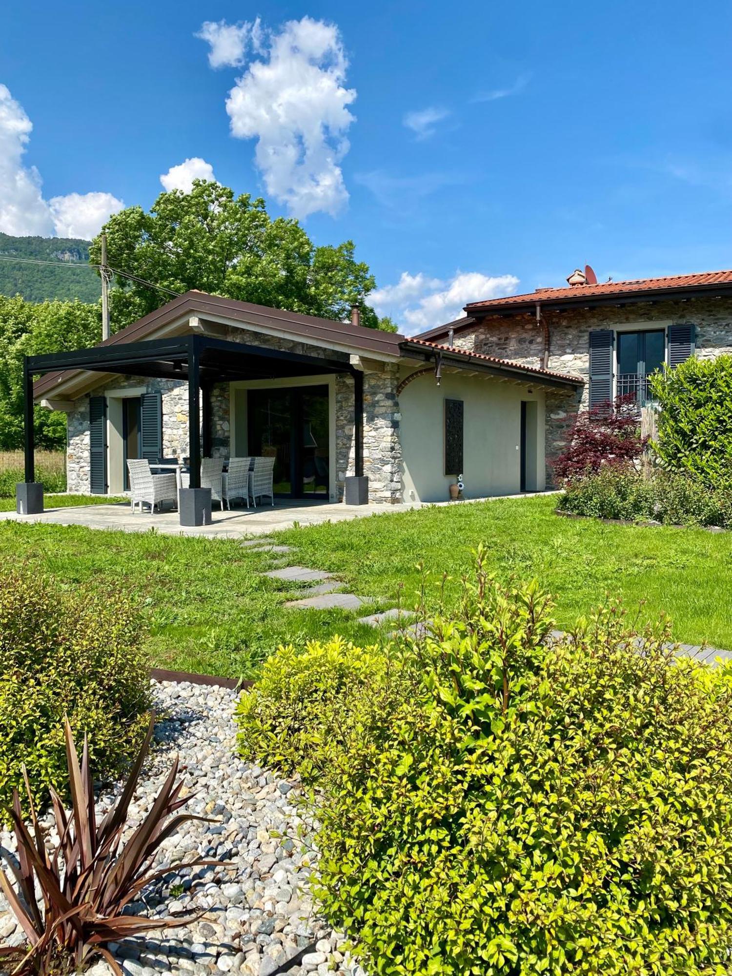 Villa Larius Gravedona Exterior photo